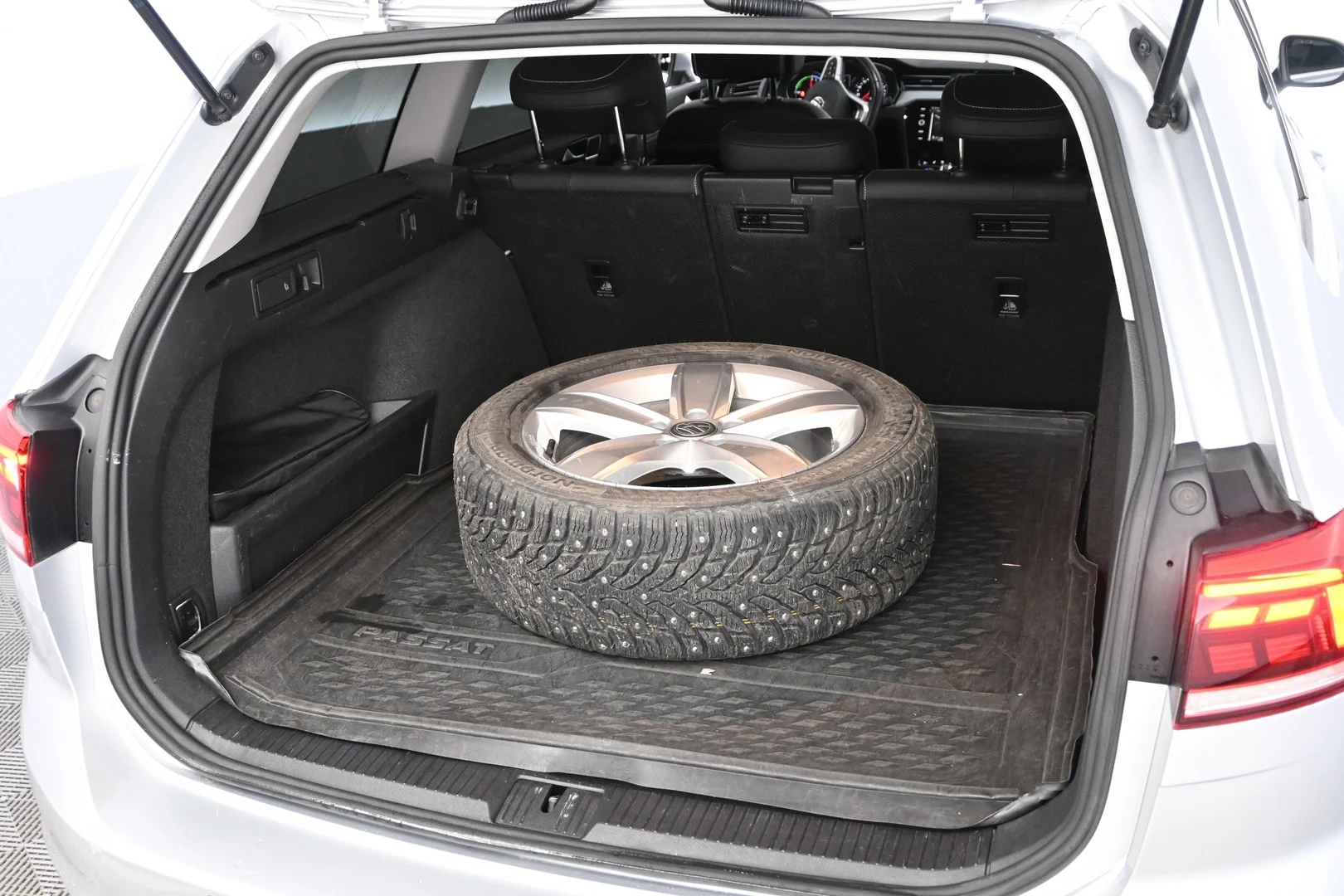 Car Image - 6I9wHIyKtGSjYSJojbTJh3
