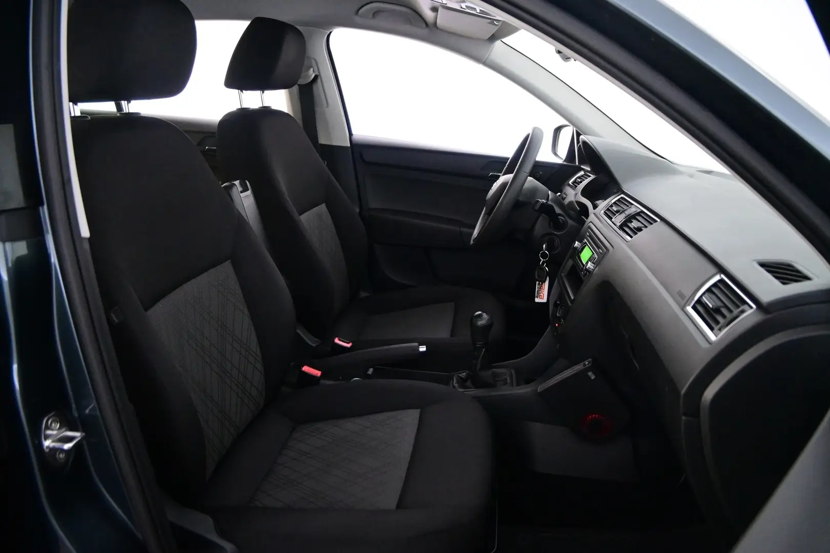 Car Image - 1gam6E0r478Z84i9skrd0e
