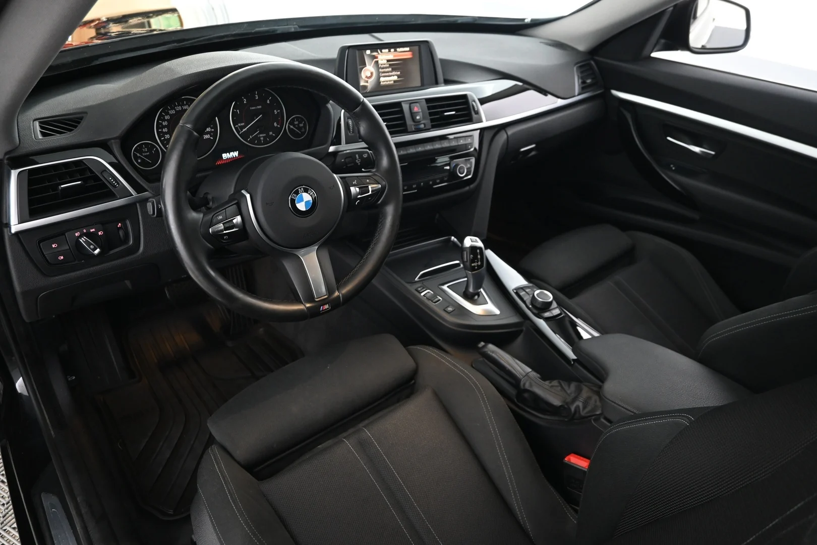Car Image - Tct6X00Q51JEwYdsOYIPV