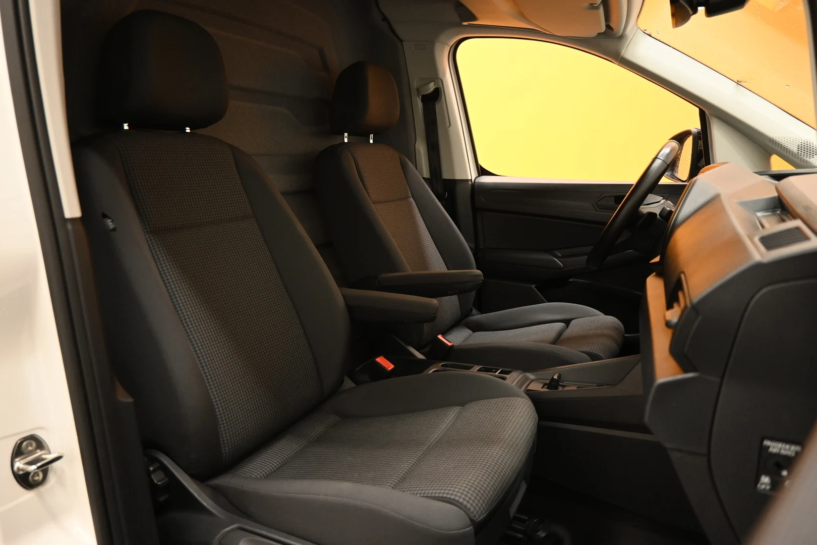 Car Image - 7zeitTk3RE76c5giil8nCU