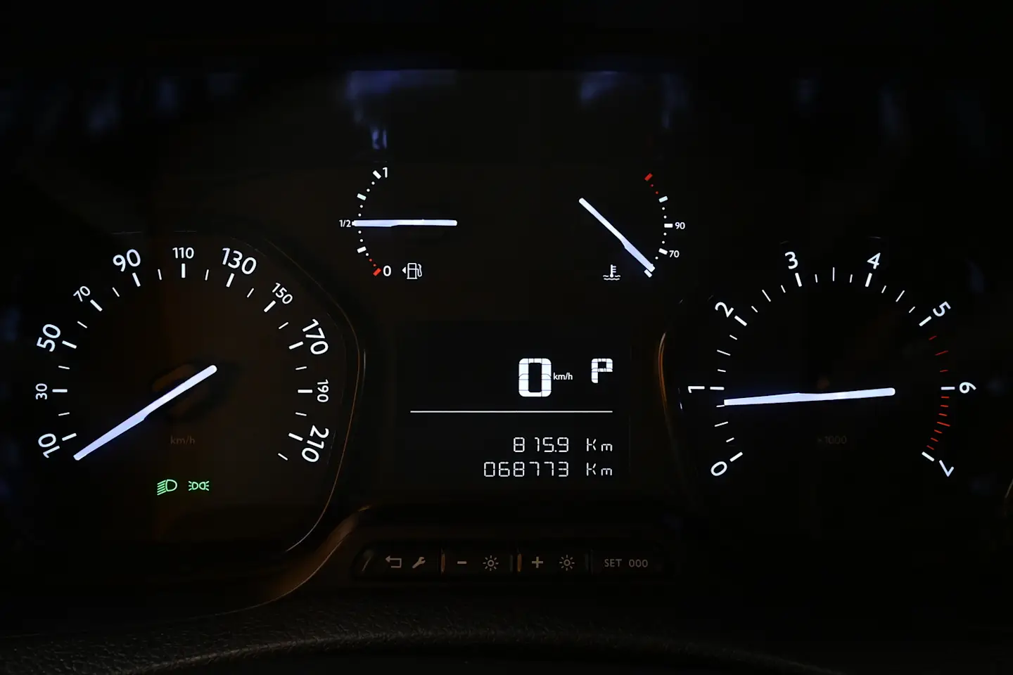 Car Image - 2M320KGY0gGgsQMGsGggDk