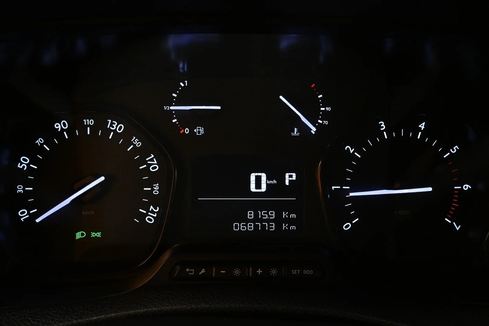 Car Image - 2M320KGY0gGgsQMGsGggDk
