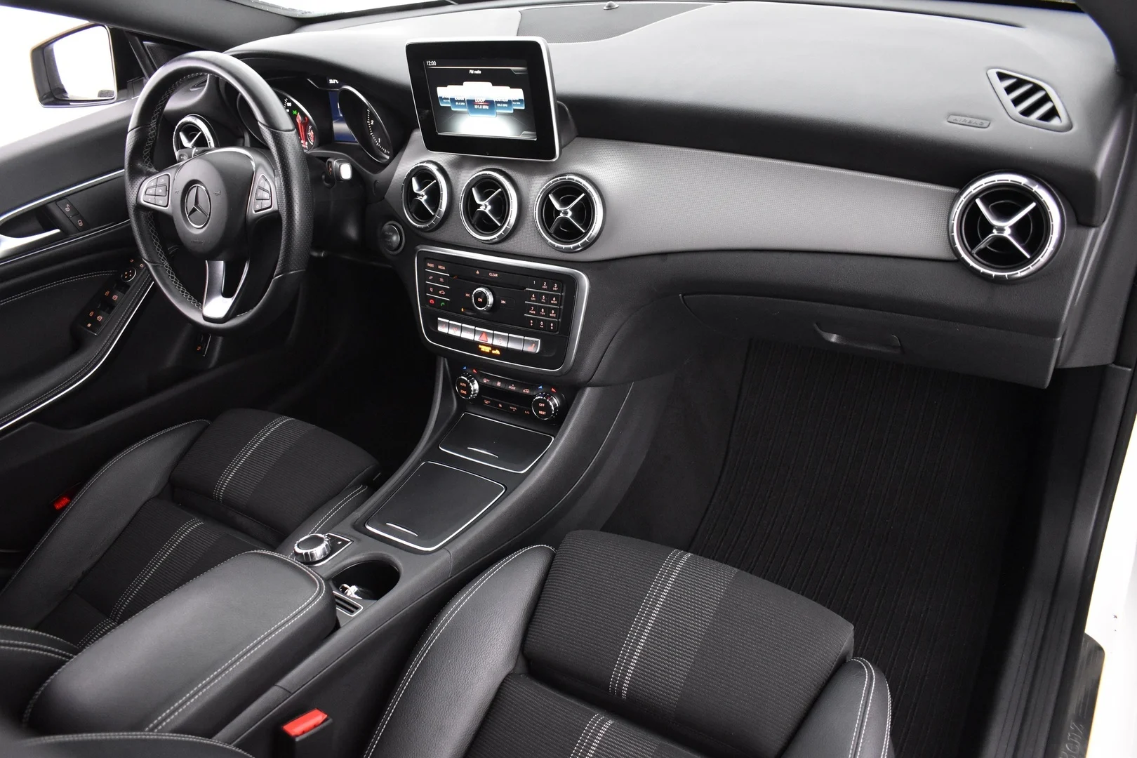Car Image - 7p4s3XzLbI2Tdi8Lsf3Wow