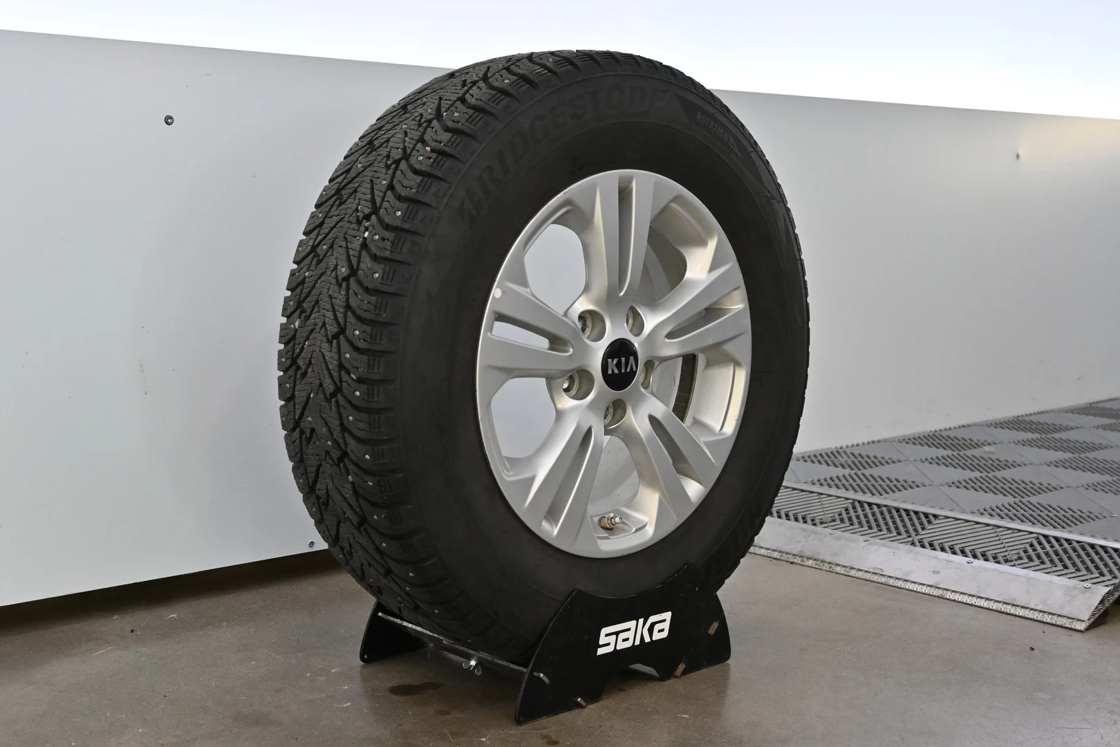 Car Image - 41gk8OyZEOoQEBfnRYl8gZ