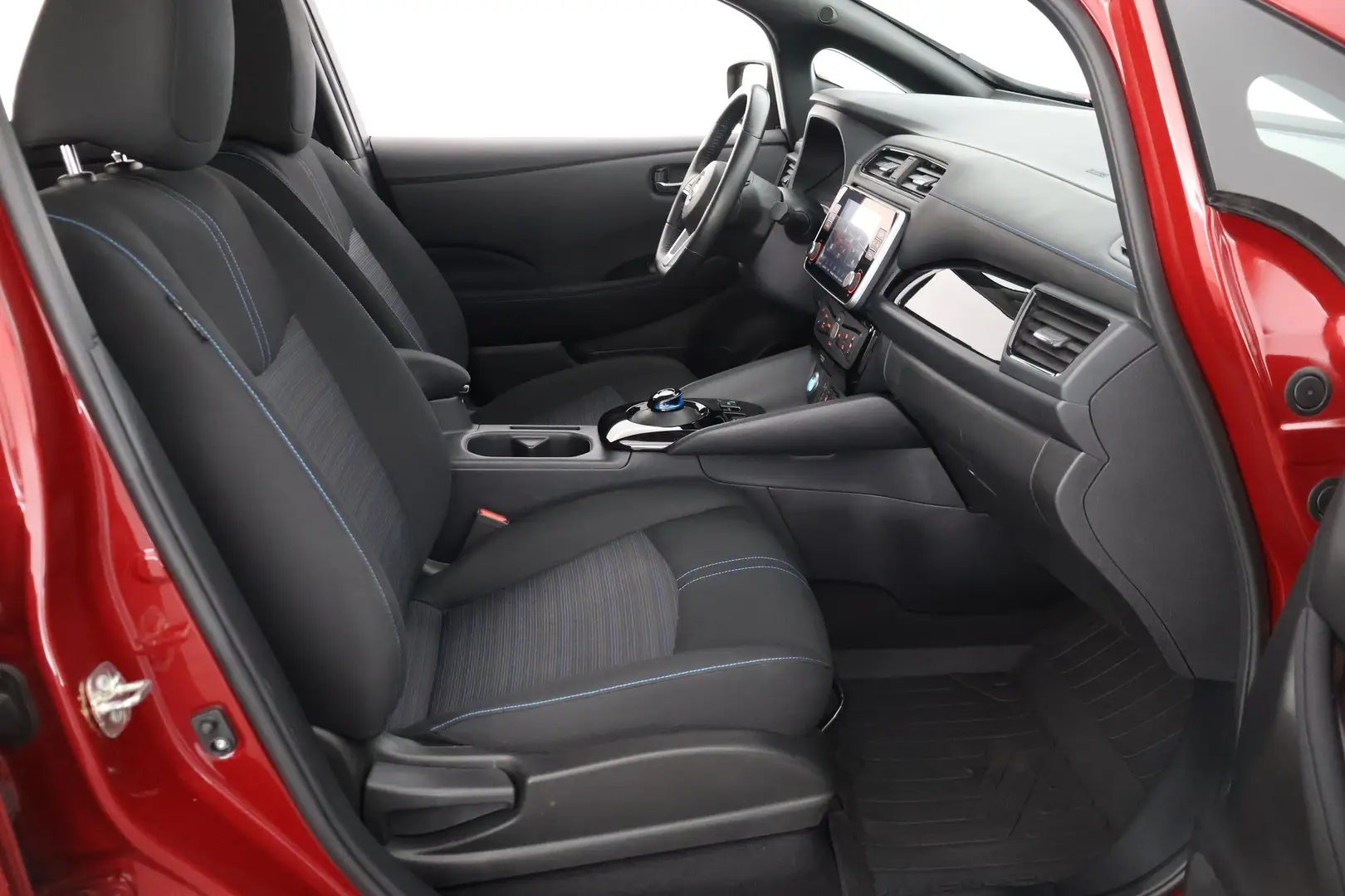 Car Image - 5tdqCCAfJ1mxrXiomK9a8v