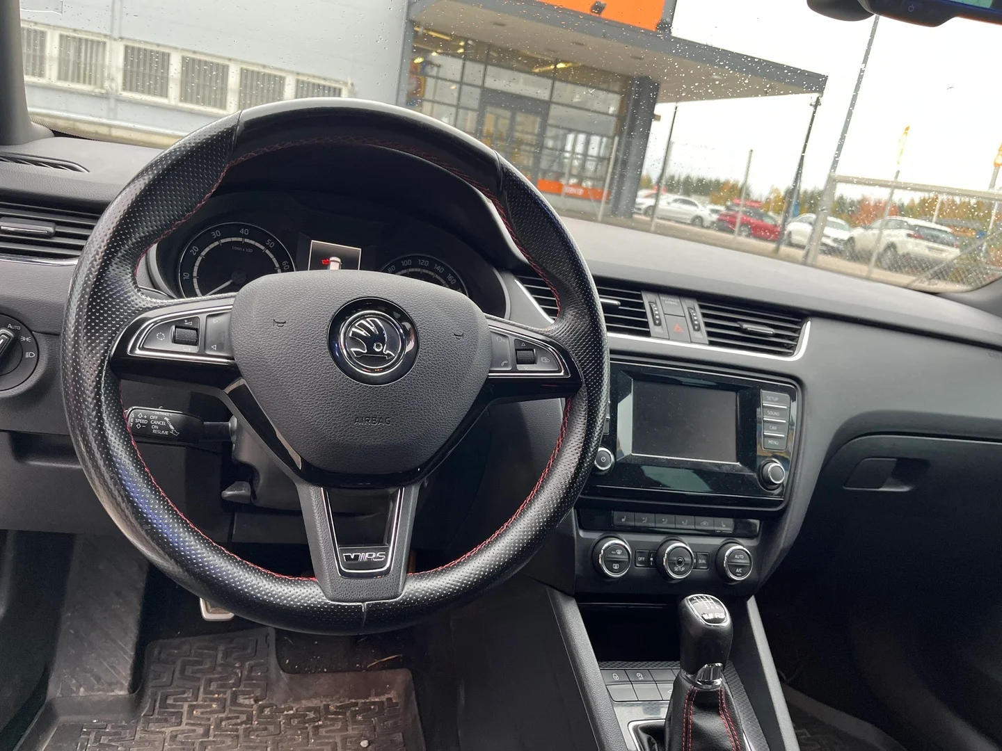 Car Image - 7J6eZp8Samvi4HtQXhOgcQ
