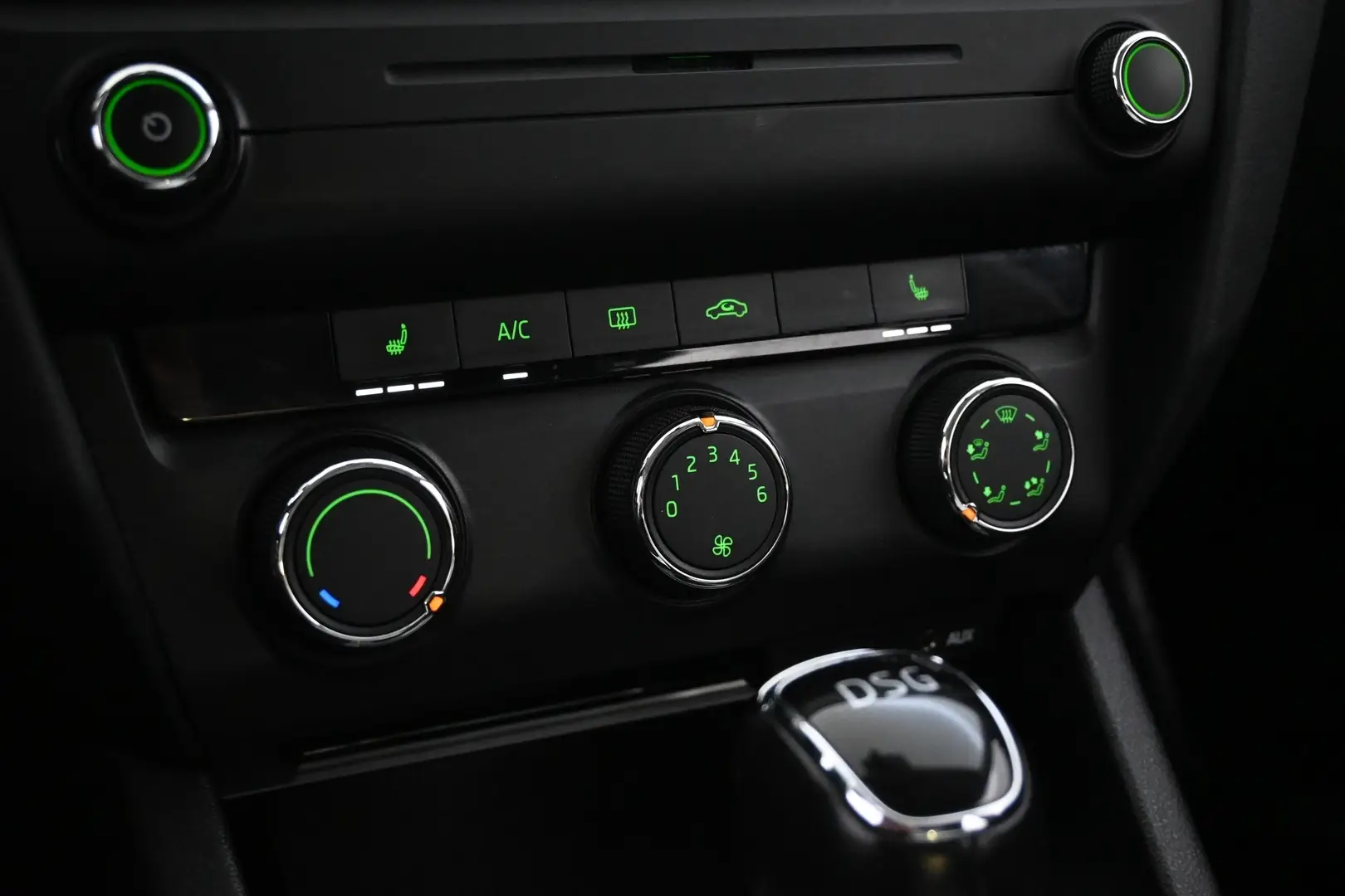 Car Image - 7lu156UoFOV6JFxhcXcnL3