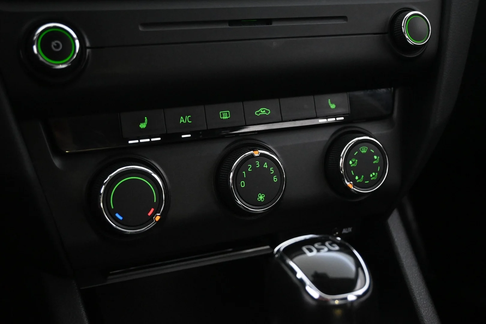 Car Image - 7lu156UoFOV6JFxhcXcnL3