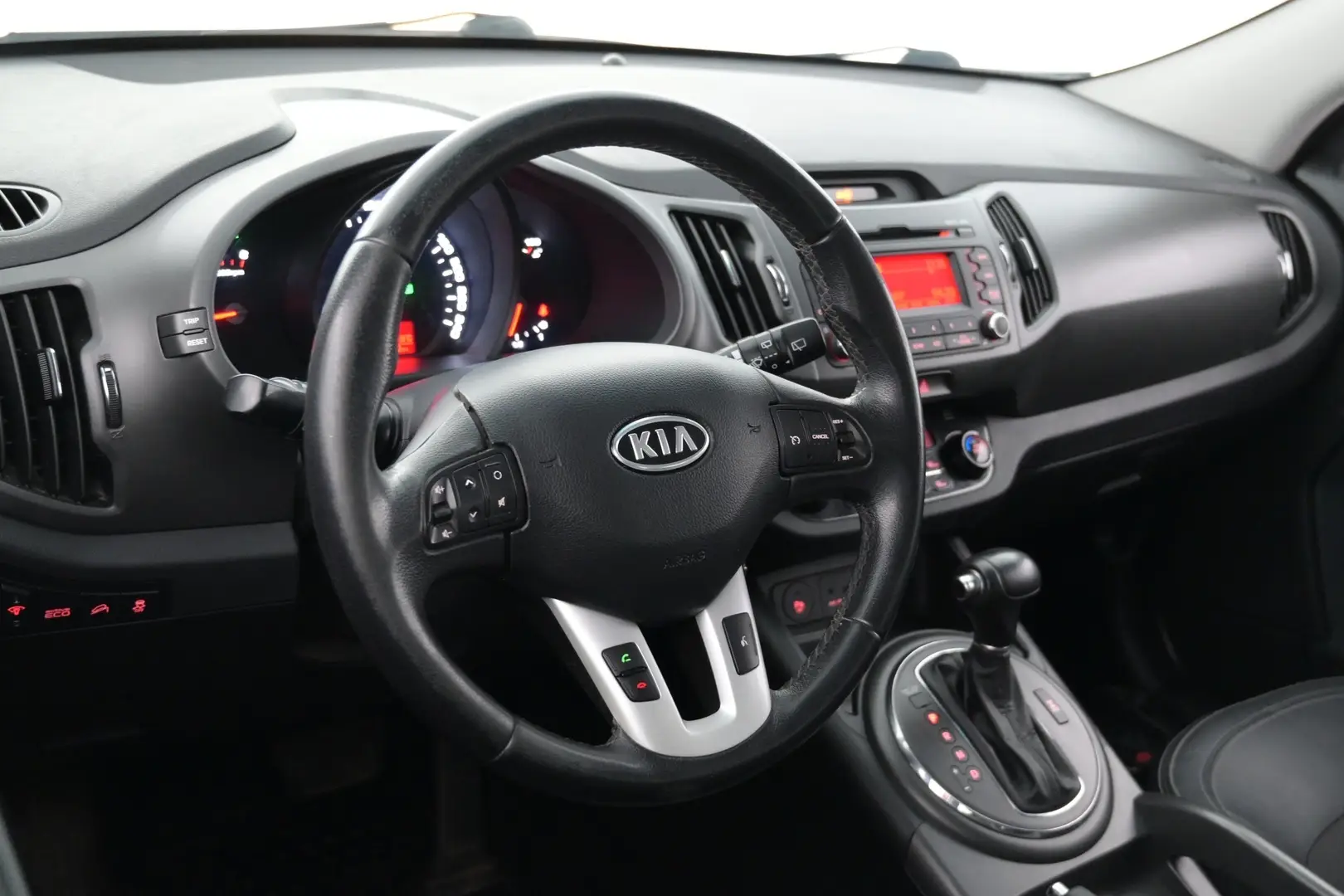 Car Image - 6kdzzMxn3uIjdyONSZlbzY
