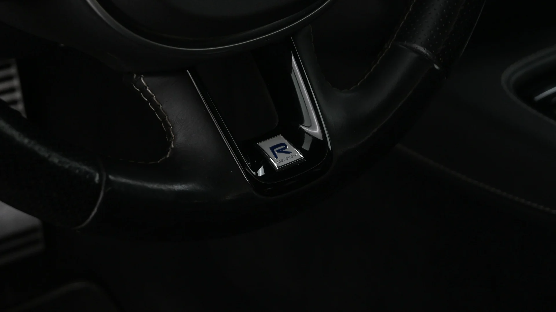 Car Image - GiMbuYobyxQC3NUb0mGVy