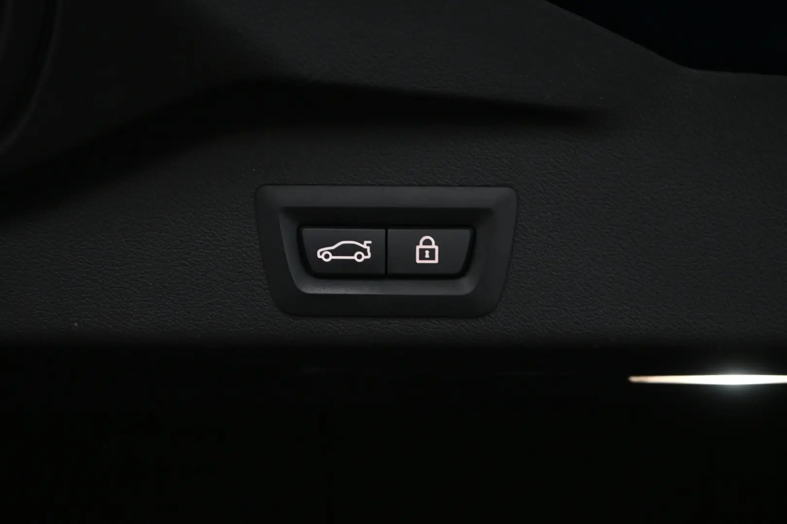 Car Image - 3z18sxEGfI2De7BUXTvgdJ