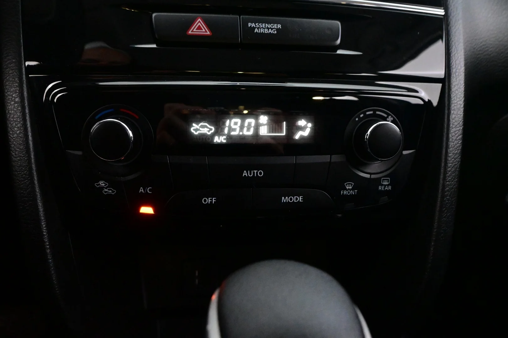Car Image - 3henFChgEybtG8uc4QLBcE