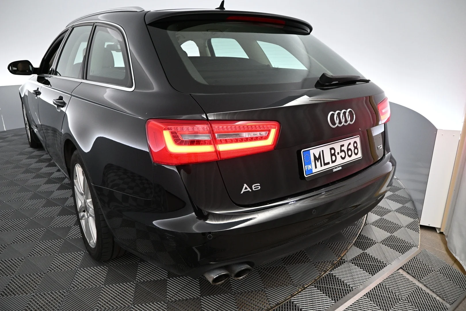 Car Image - 5Xpk6KcLlAqFs4XUJ6RbkH