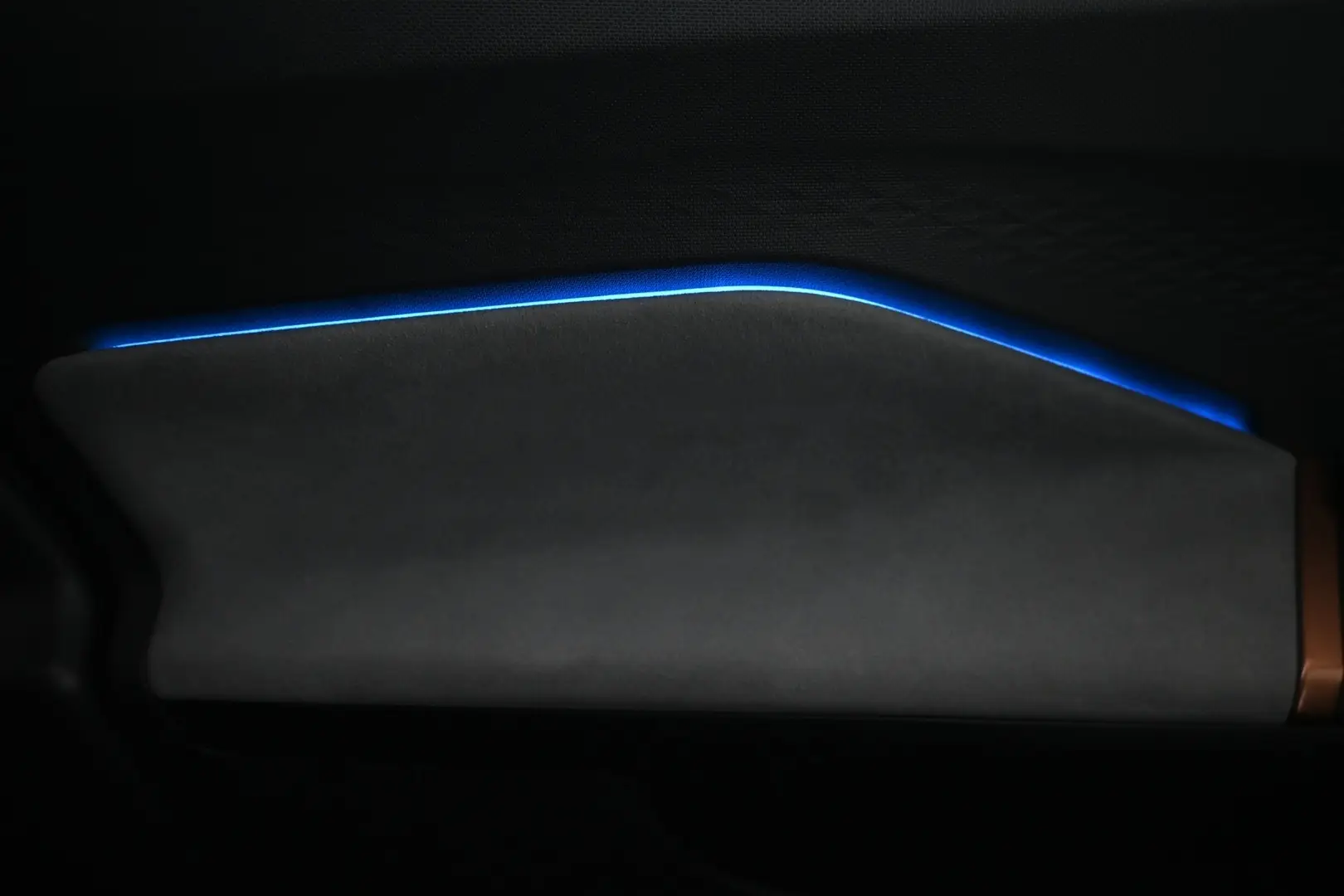 Car Image - 2RqFnVIiqQS1qx4tLwz20S