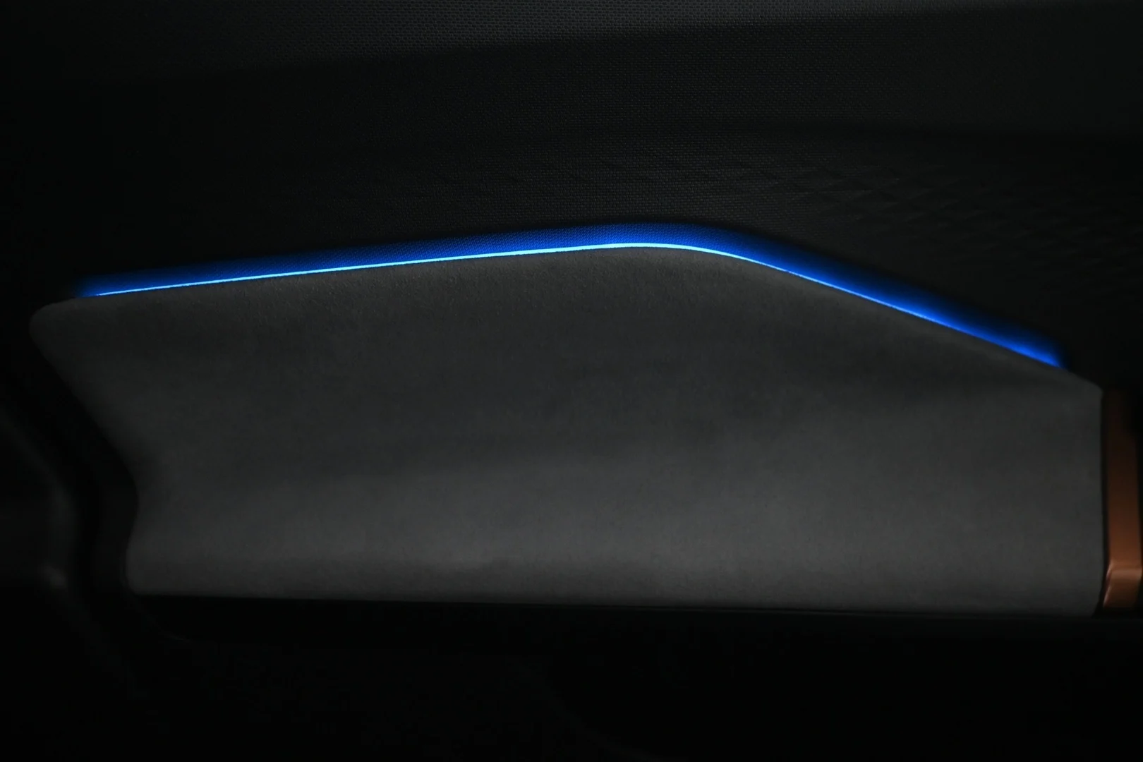 Car Image - 2RqFnVIiqQS1qx4tLwz20S