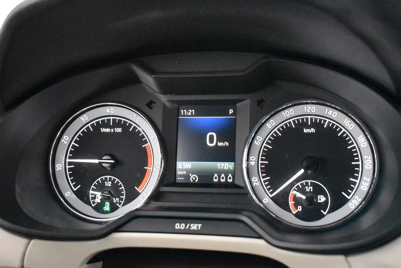 Car Image - 7jEO6Wez4FasiXAKUgp8I2