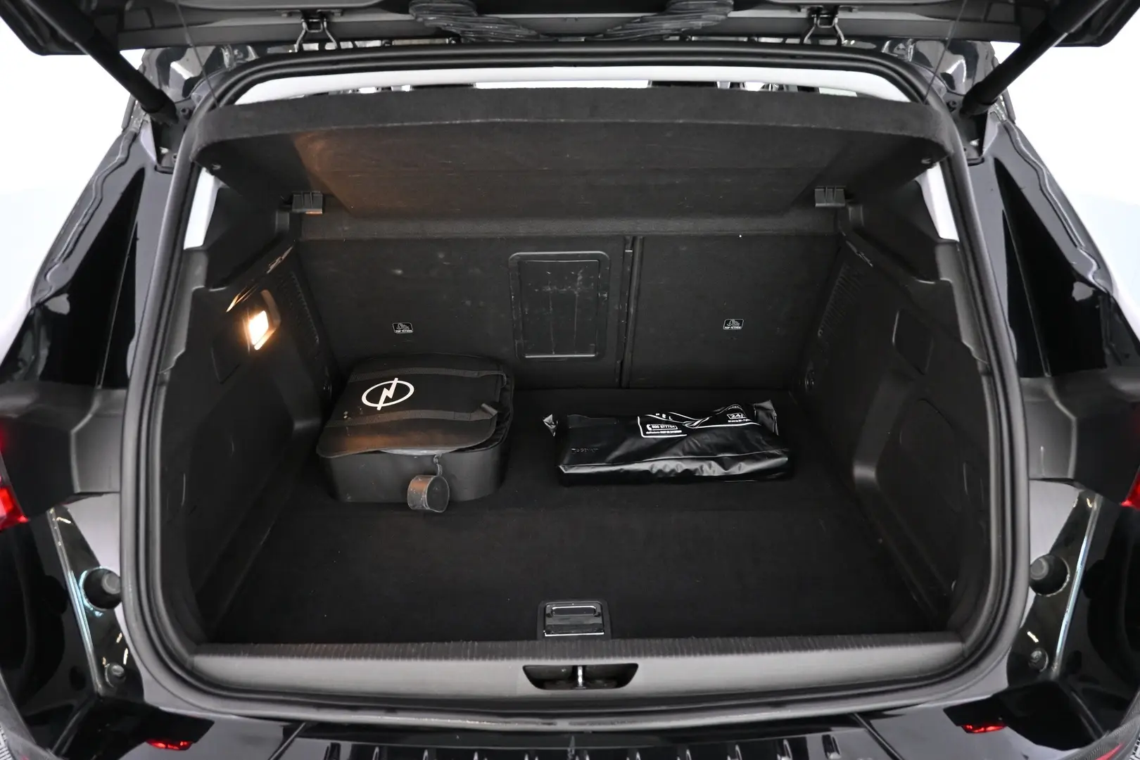 Car Image - 2eKwkn792ymwUVOml3vjb3