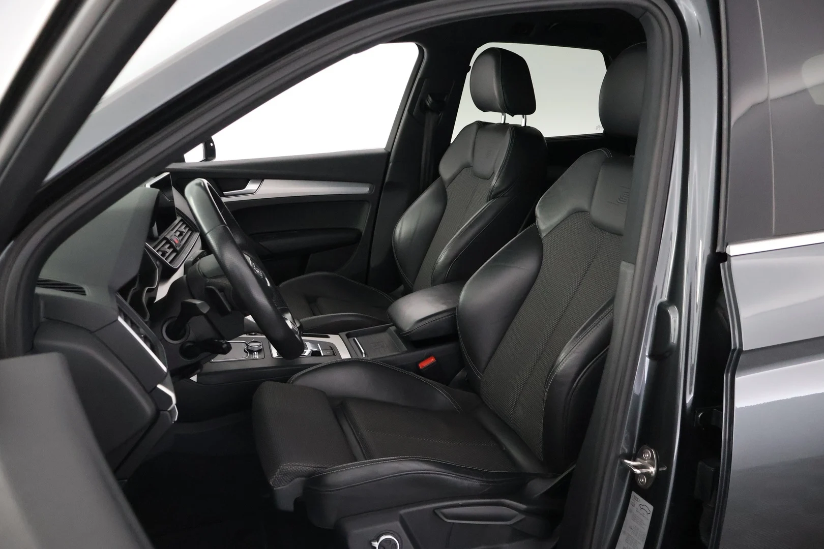 Car Image - 7vWHbXdY8XysvQHYSHb9uy