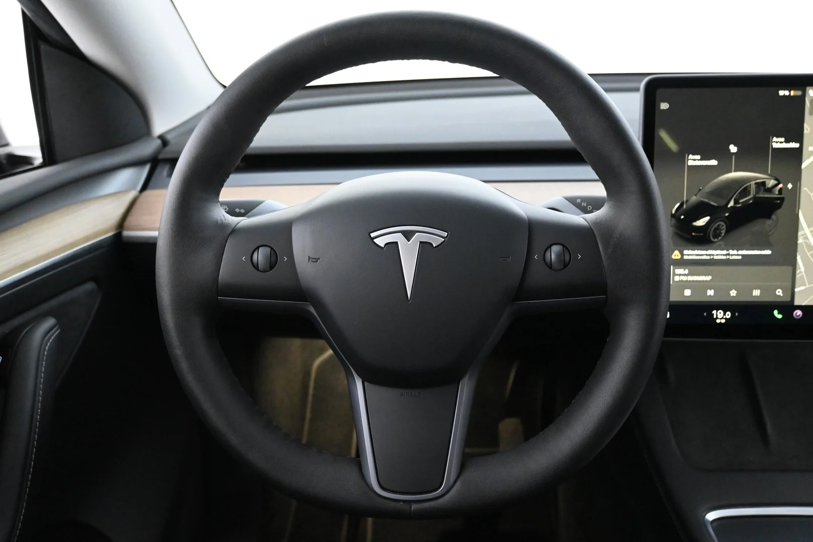 Car Image - 75g5lzNMq0sYcLiKcJ45LP