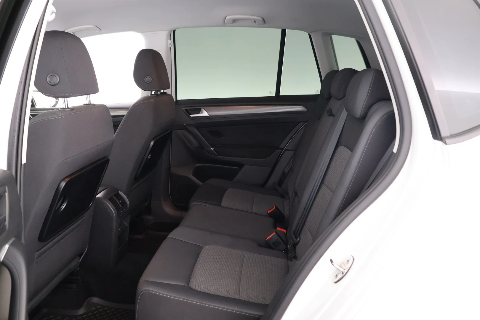 Car Image - 2VXFXxRnXcPXoKBd0HSHp1