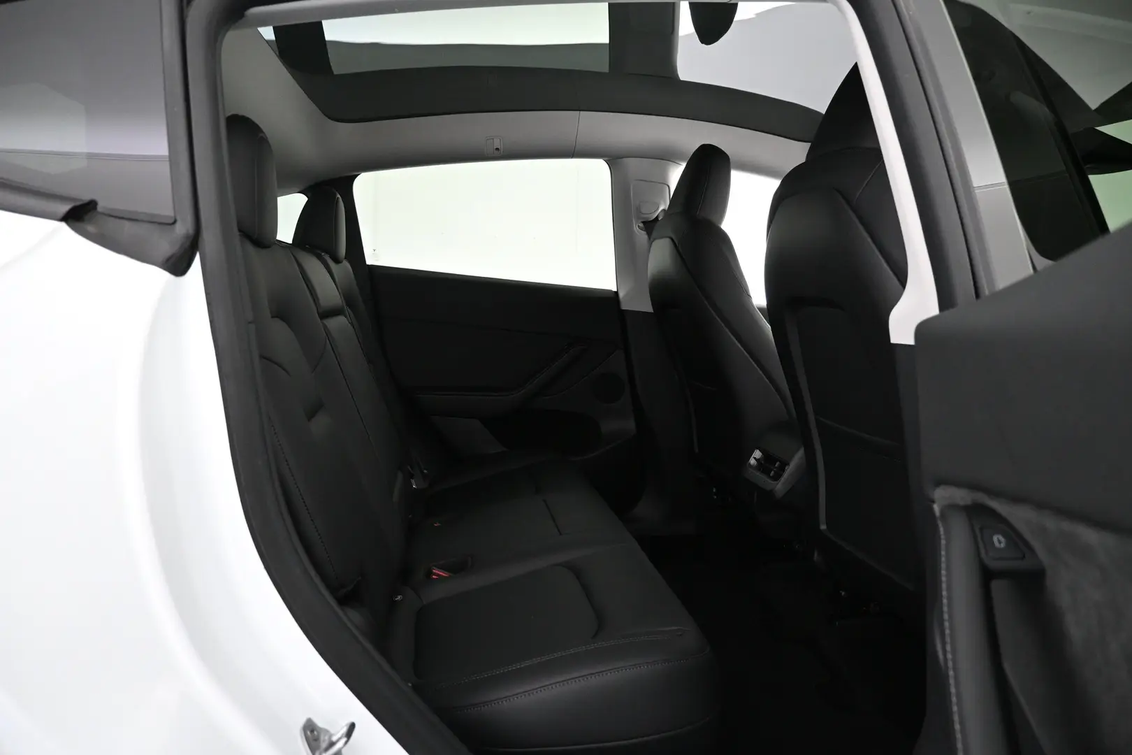 Car Image - 6OXaka8mVGQyCFP616dBtJ
