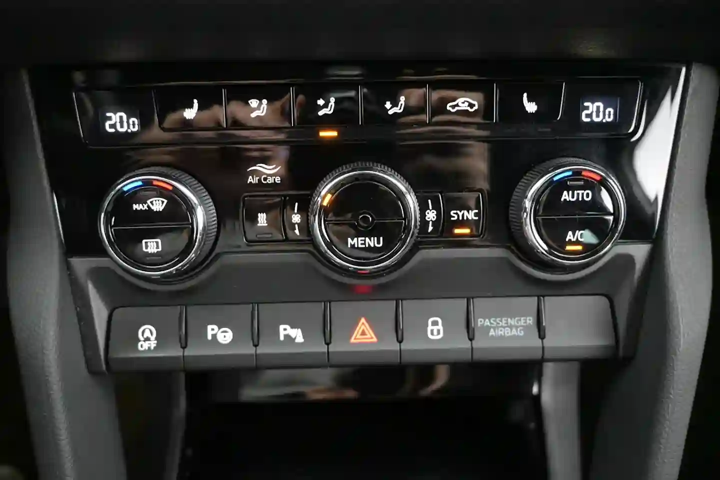 Car Image - 5Q7TPXnHgjJXTB5Whzotox