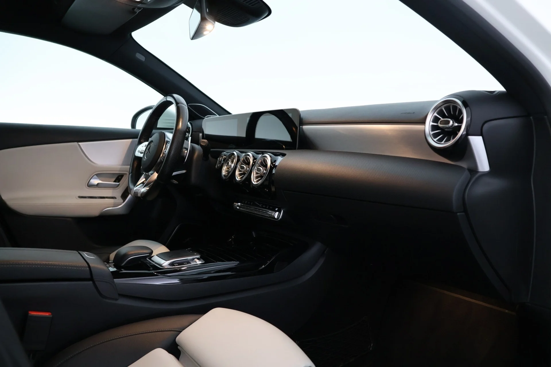 Car Image - 4t8BaXmADKK4dygrDnIgSL