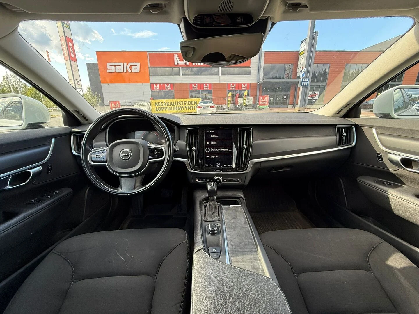 Car Image - pYpbDfU6NTDuofS9DttfX
