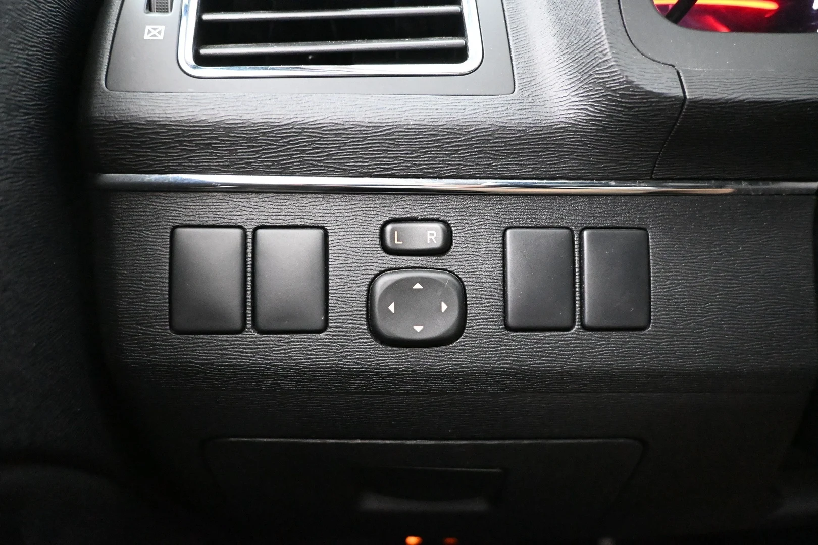 Car Image - 3hOeOiqsneosTo4ZL7RkJL