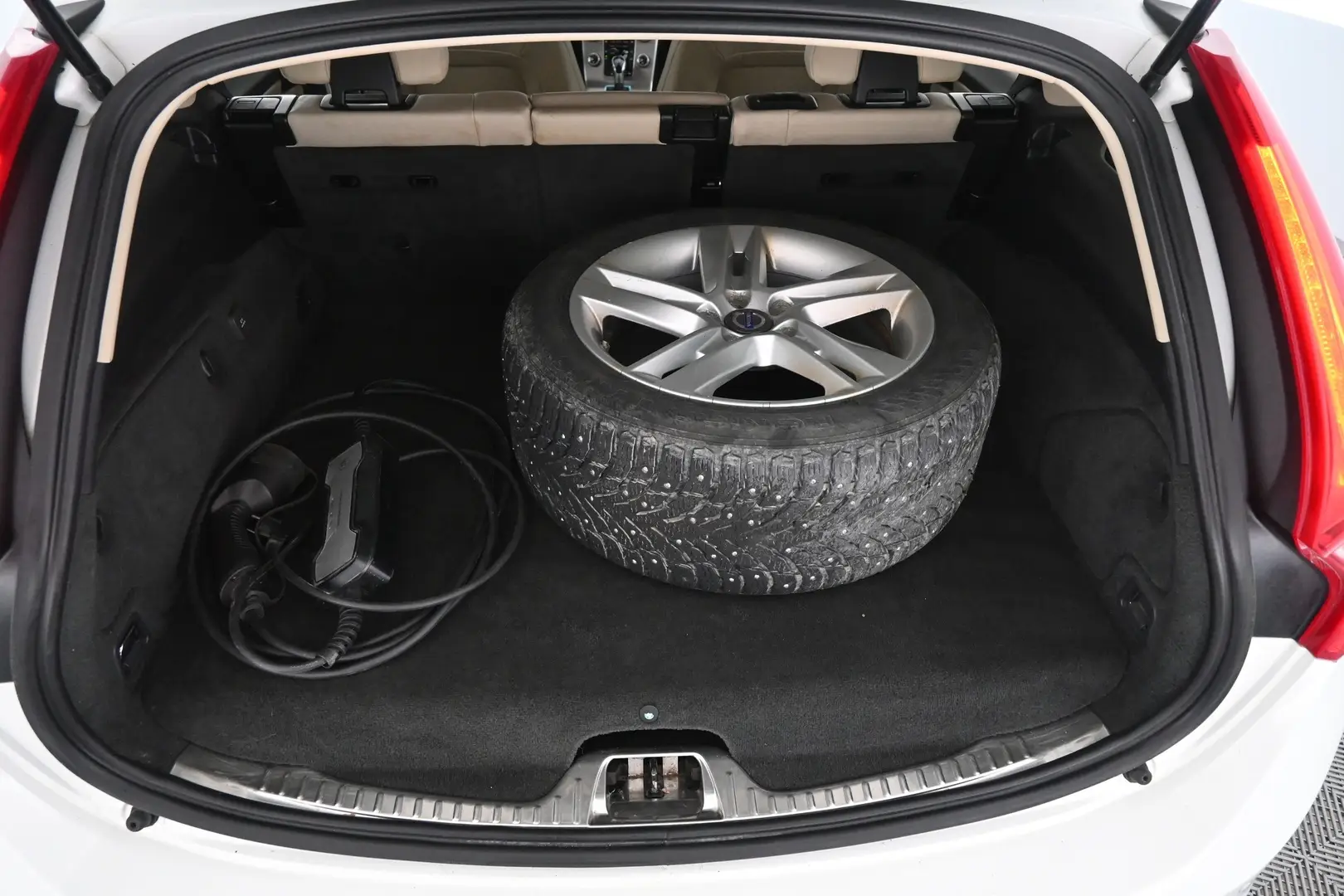 Car Image - fYT1uQerrjby0FhN9sObI