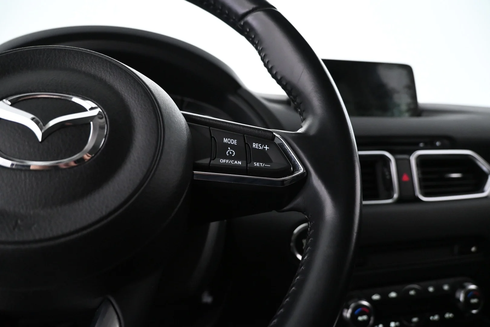 Car Image - V8Luium5qRcEuTjS9PJh5