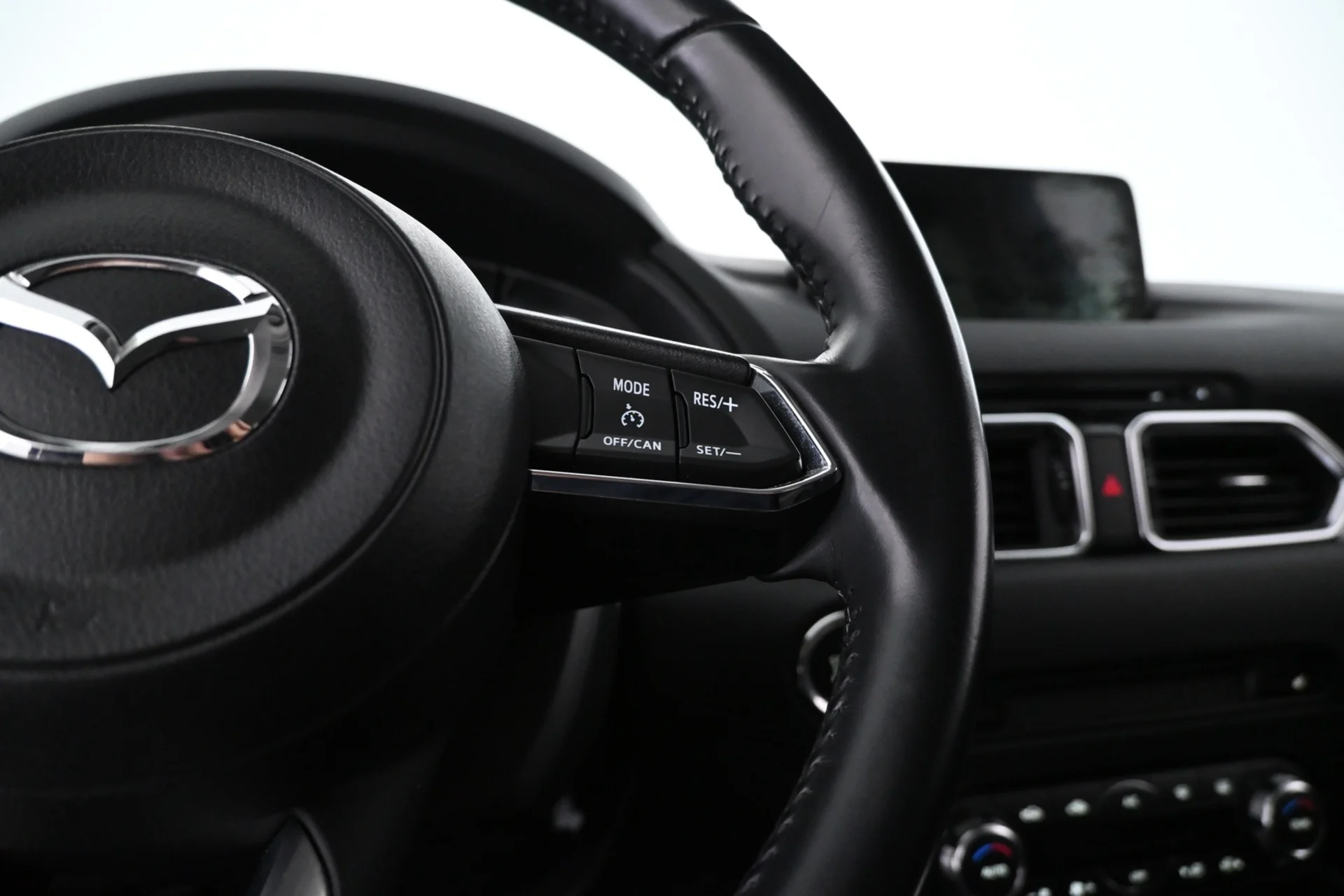 Car Image - V8Luium5qRcEuTjS9PJh5
