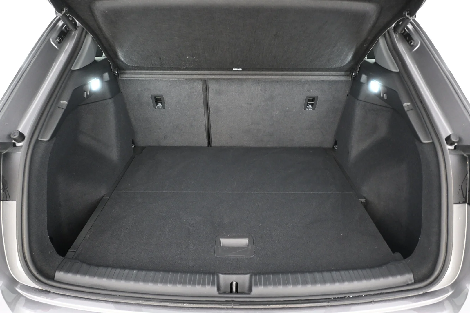 Car Image - 3UO44sRIgFgxoW75qINRdm