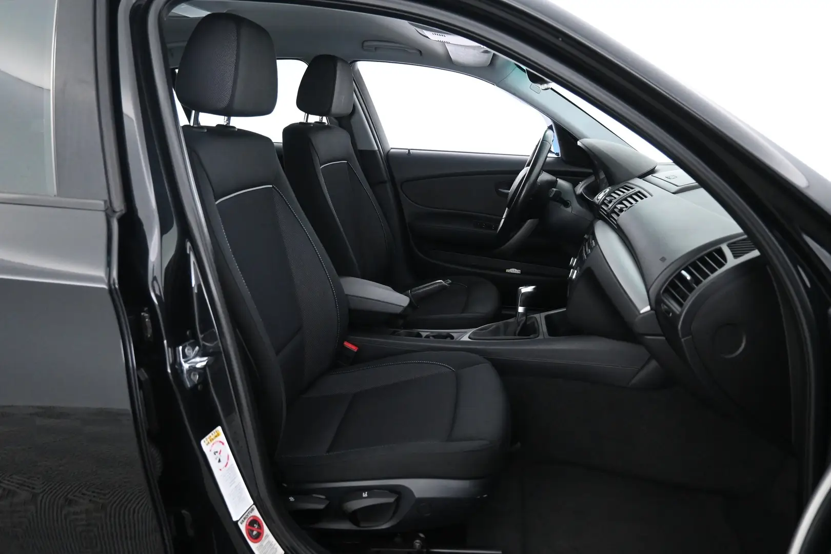 Car Image - 6SX8zRqDOWgMatmgcEHNxe