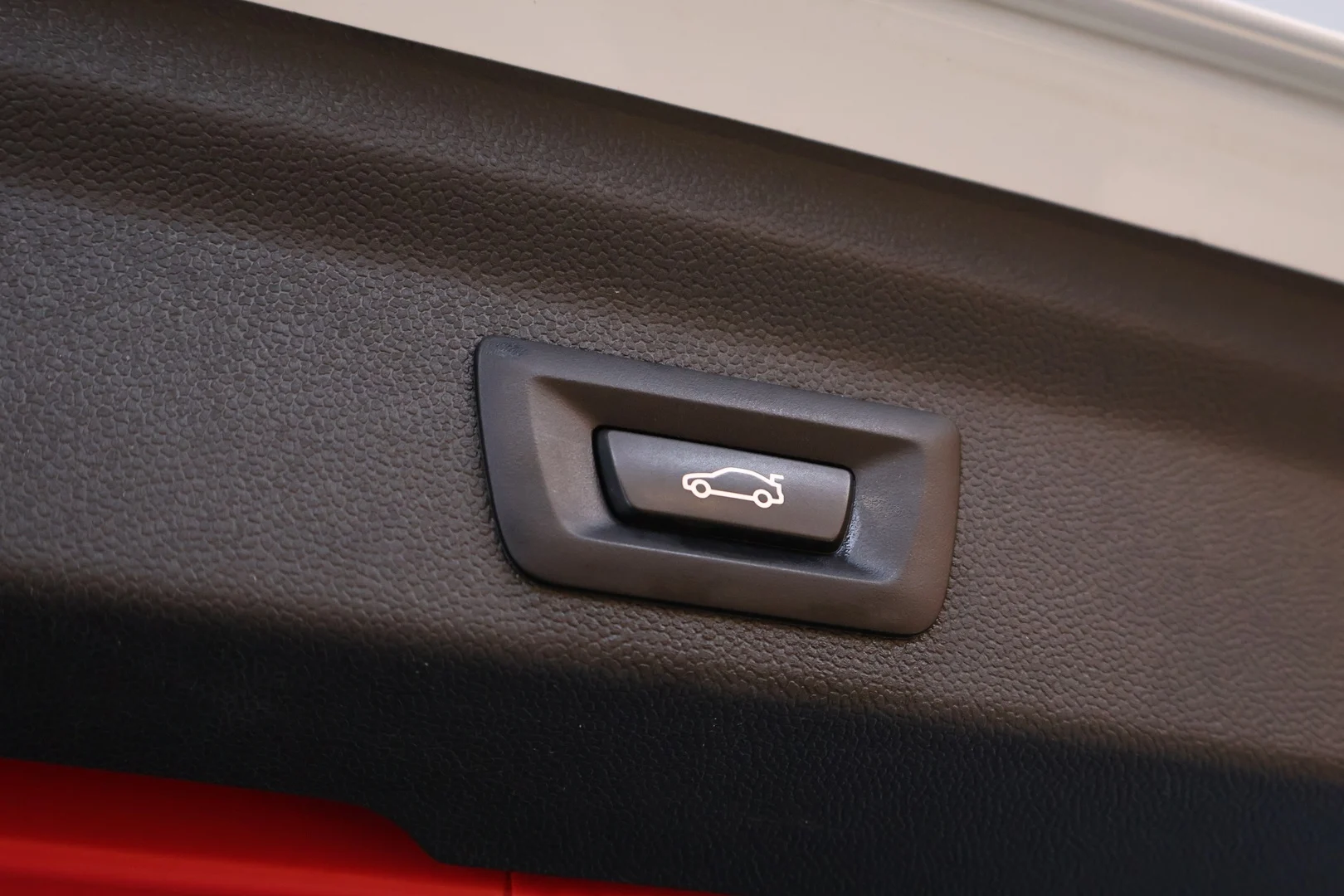 Car Image - XsRW4t33193iU7AcfeZys