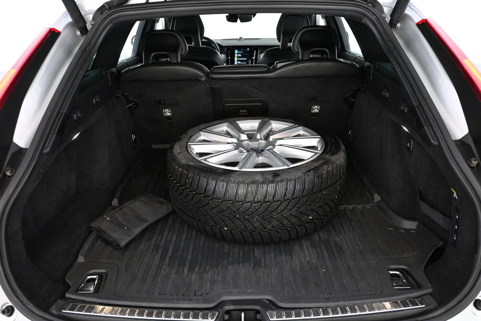 Car Image - 2IuiahSGn0QFxmOs9AmRHm