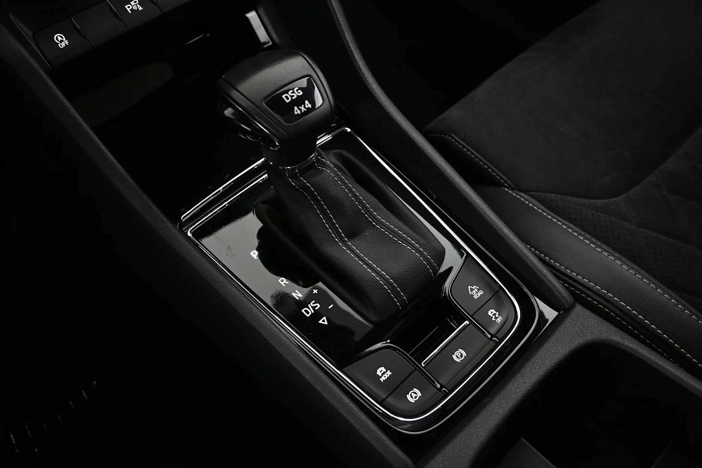 Car Image - 5awWrUO03SXYfw9SkFBndF