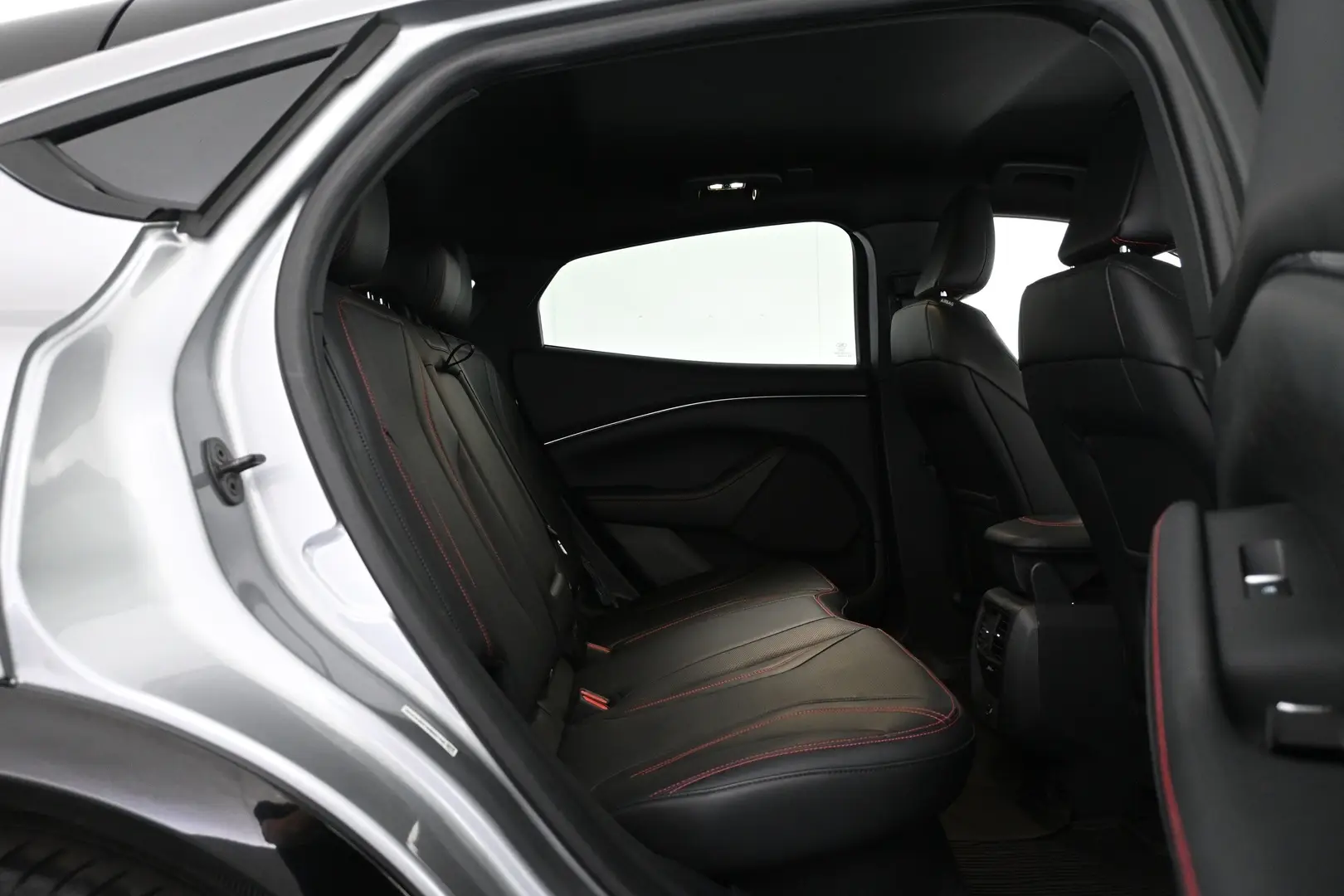 Car Image - 6zzmsRSfkPCSQBB1kweX1z