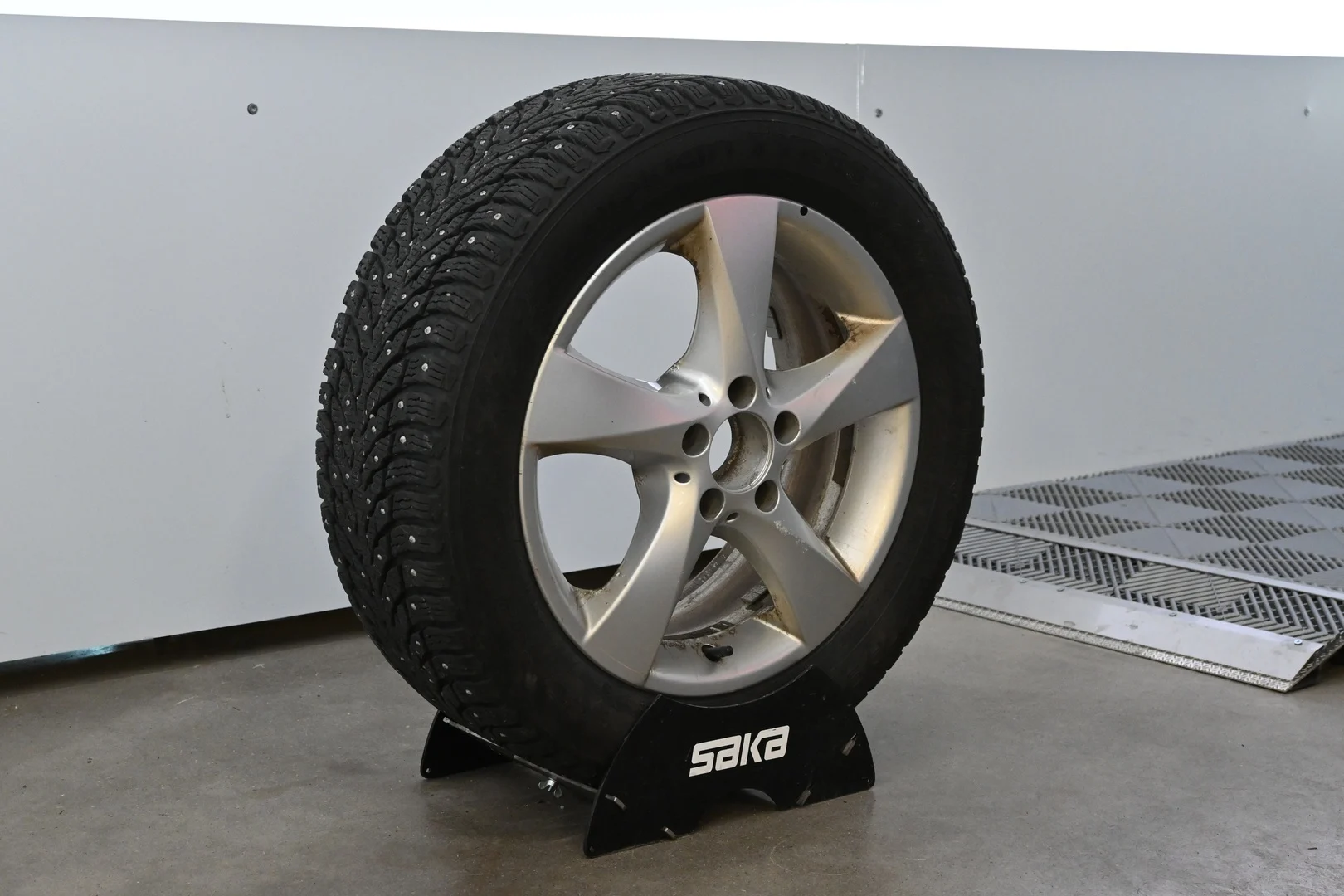 Car Image - 4NZSckPcXHchh2amfpLkb4