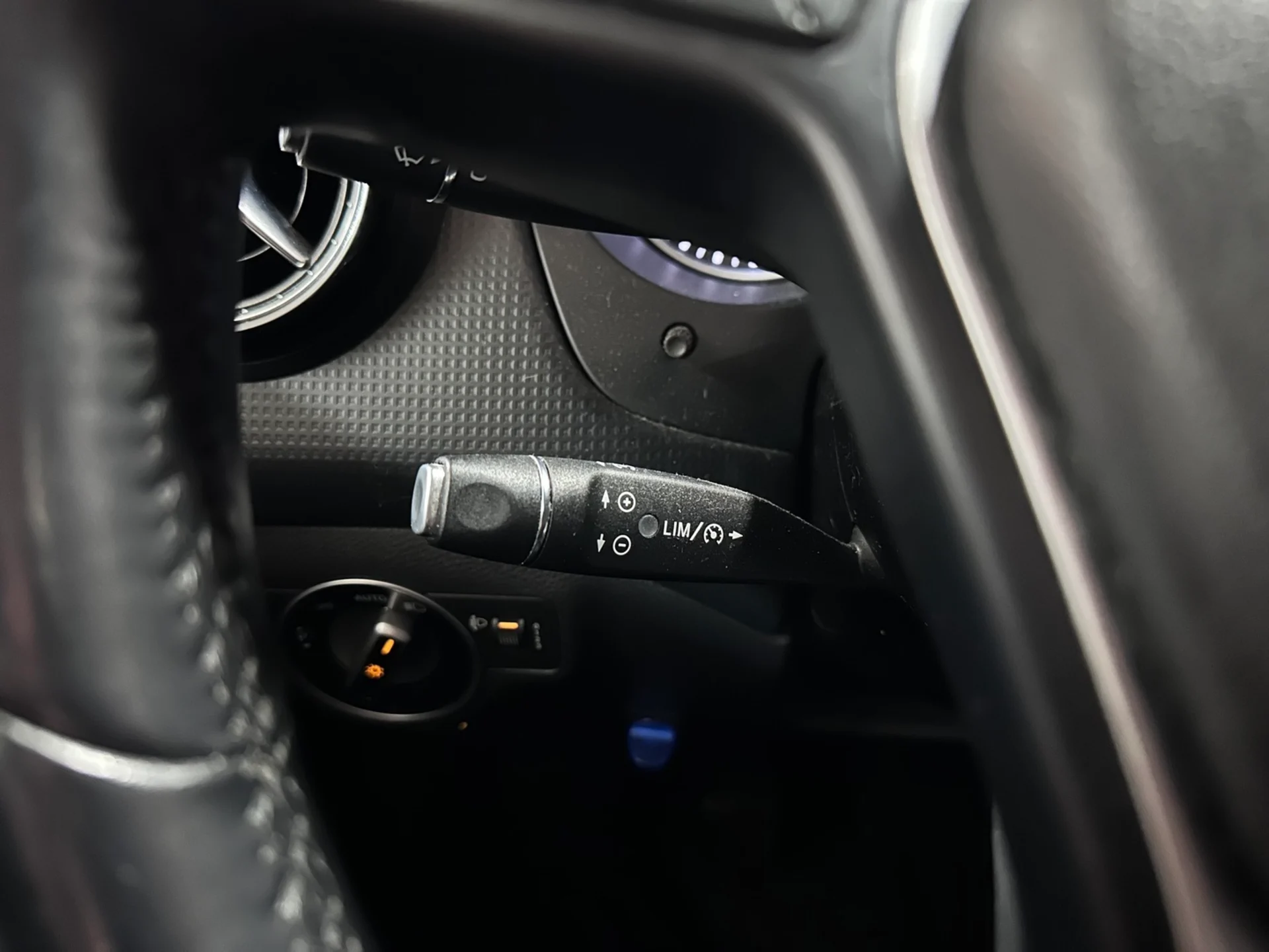Car Image - 1sH0MueUEmSr3McGkK8VD2