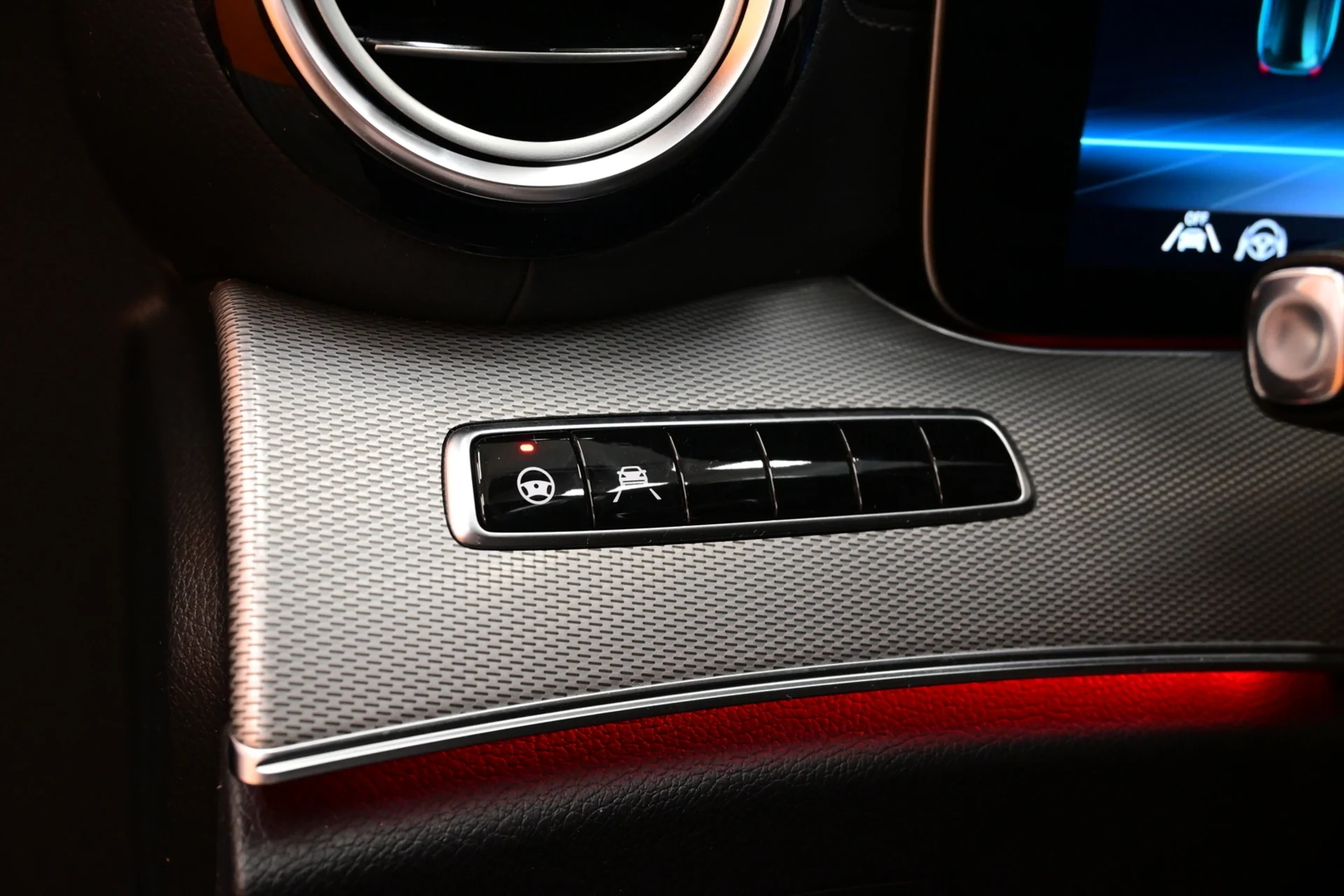 Car Image - 2OtiBVOBhxRQ6RX9oOpoTd