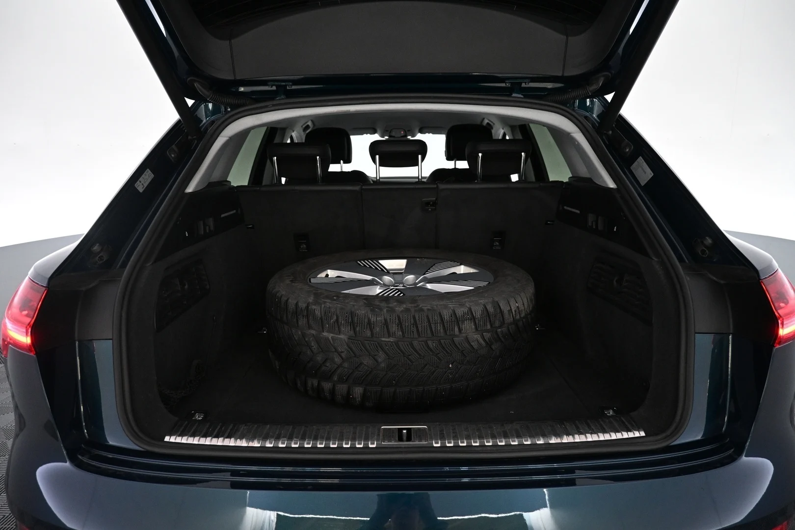 Car Image - Htc2THvdCdFAl6Khz5u7S