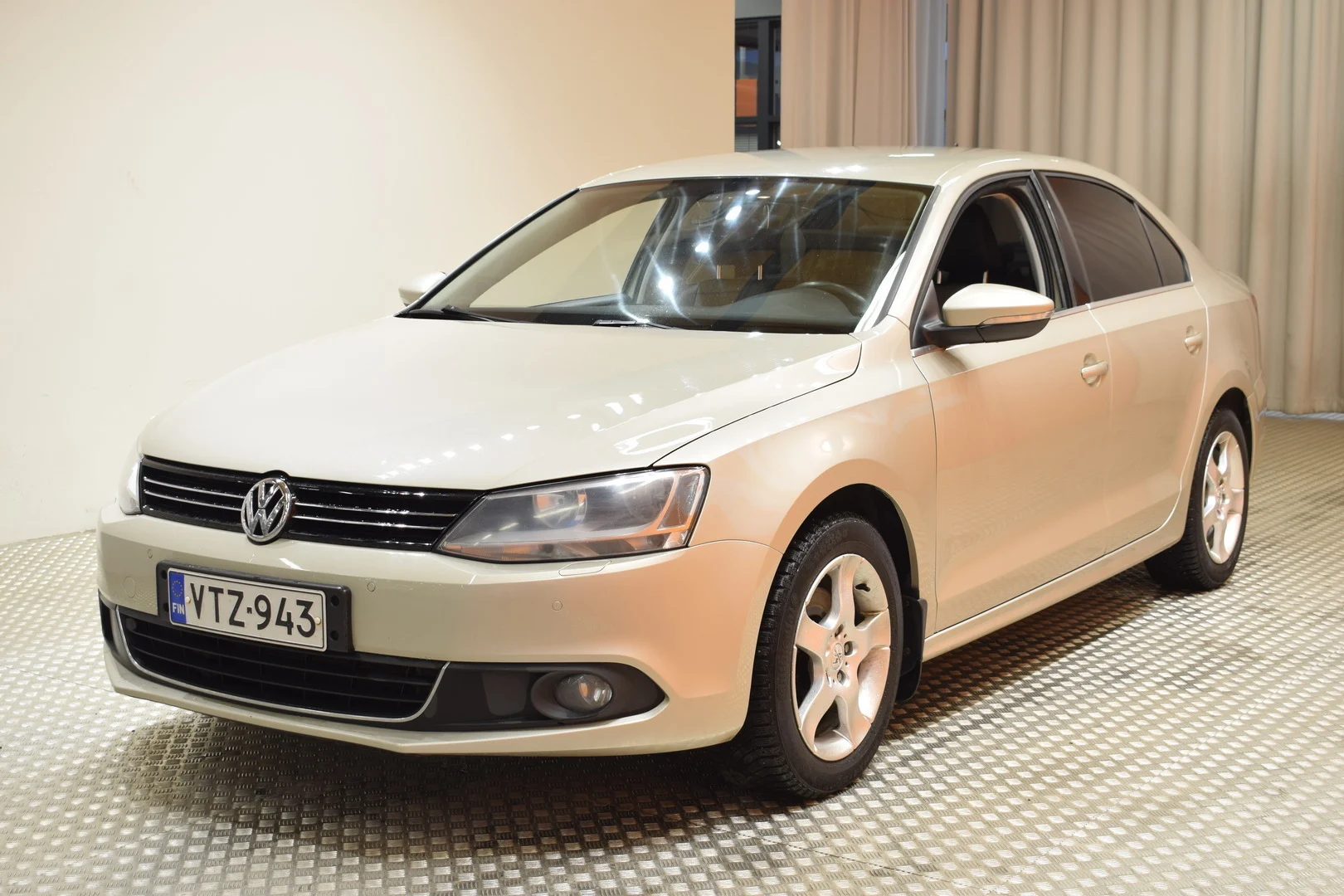 Car Image - 5tkAA6CbbdM82WaxguJW5q