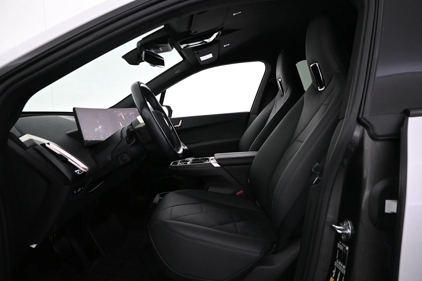 Car Image - N63FfwqNESULjJYM7nKS1