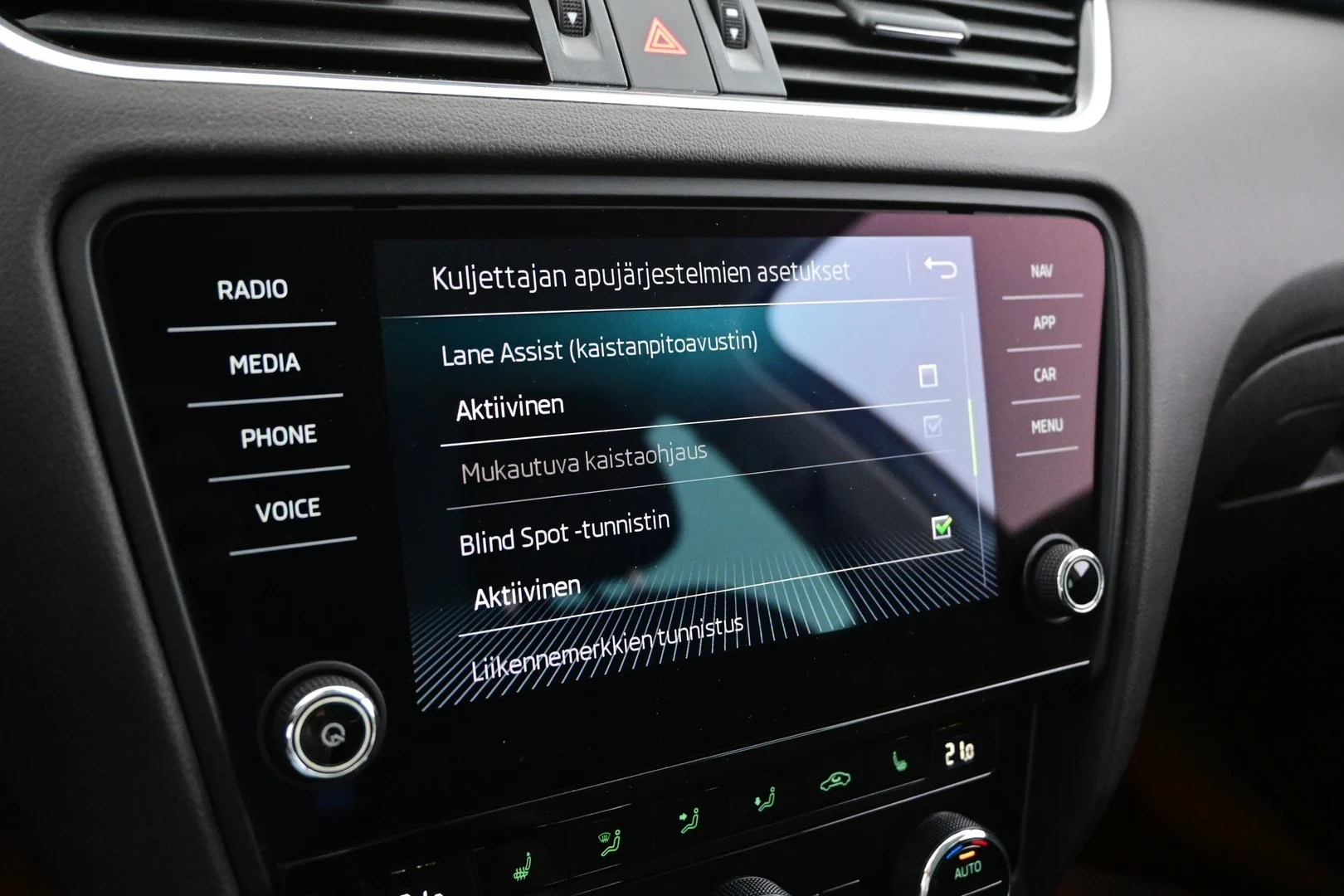 Car Image - 4RDkytuFahdTryGGTrkMdQ