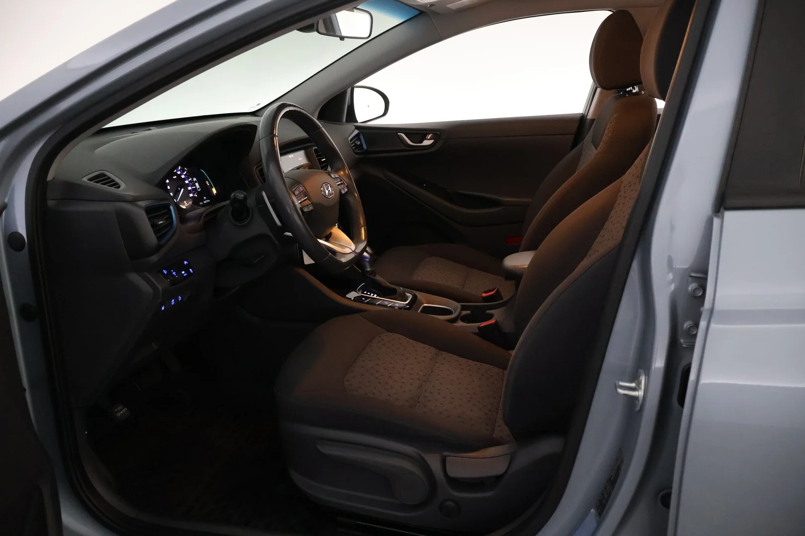 Car Image - 7BRjASeZPyQLsELHeMbBi8
