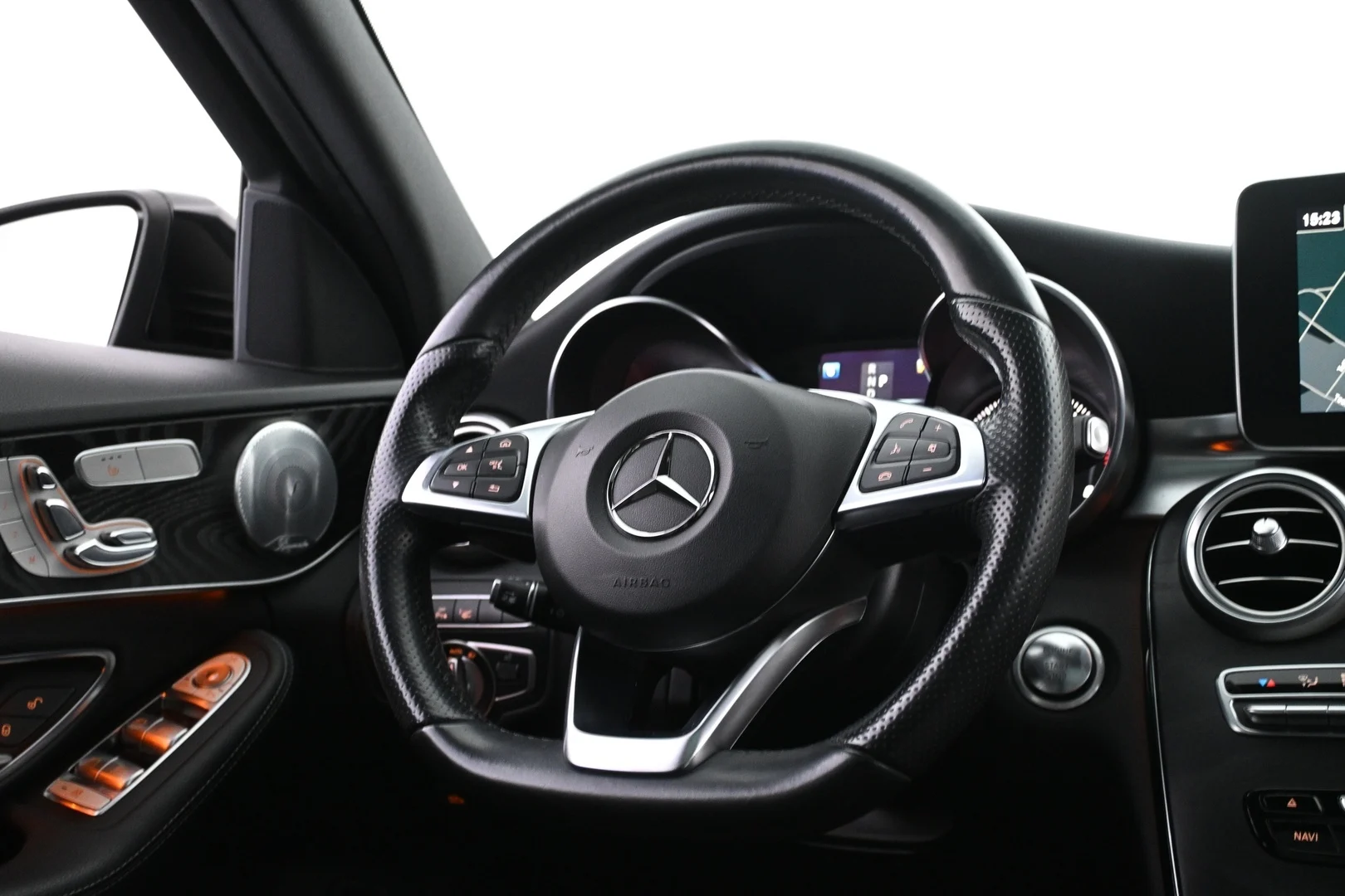 Car Image - 6xWnvwLnr8pyOyTXF0jr0C