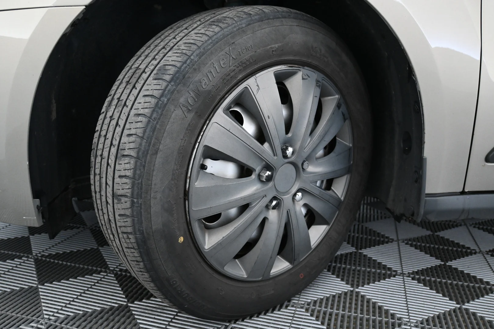 Car Image - 7gGpzzcXZxNc8EHFKYLPV1
