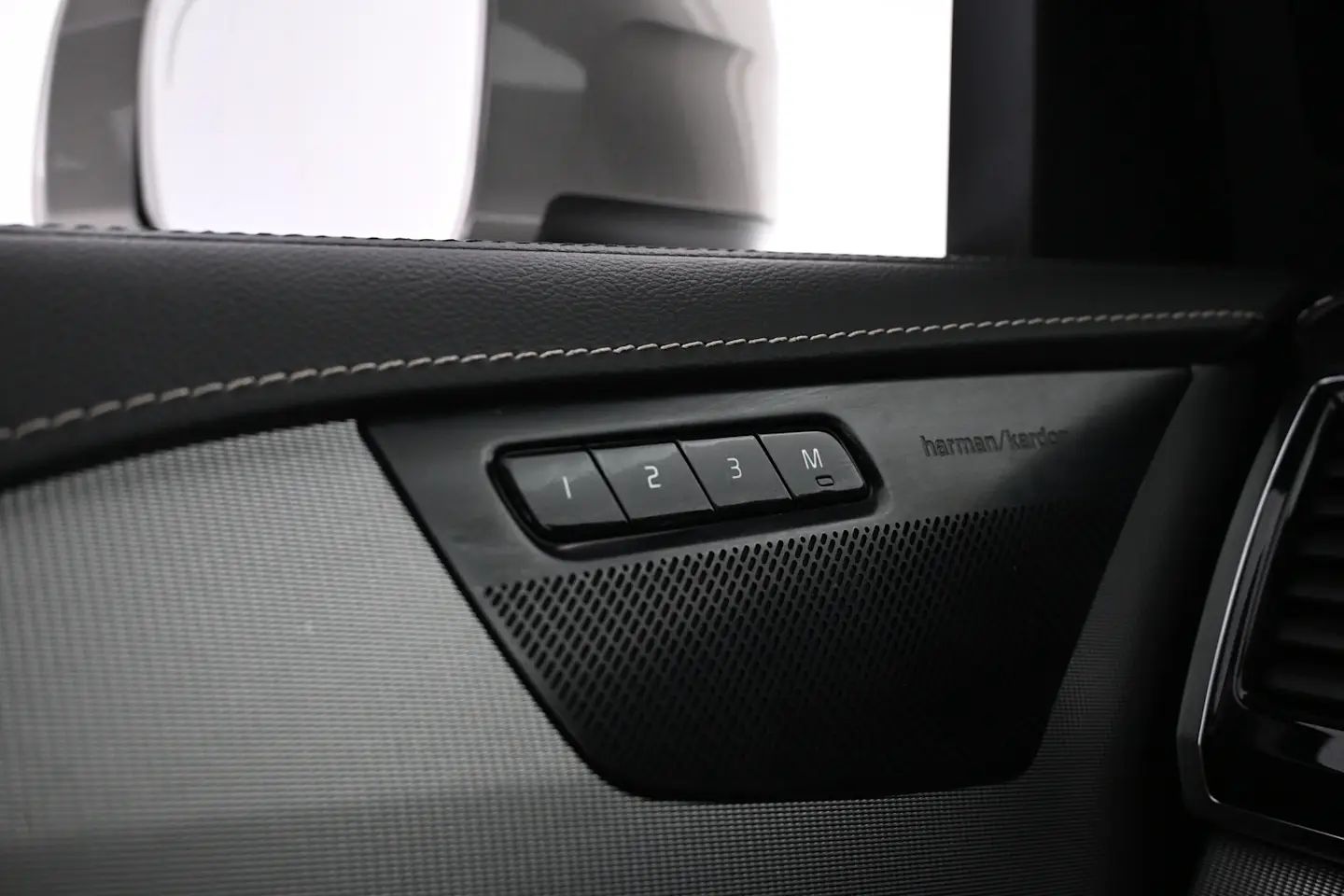 Car Image - MrbybAYN1C3dNCPtg45Rp