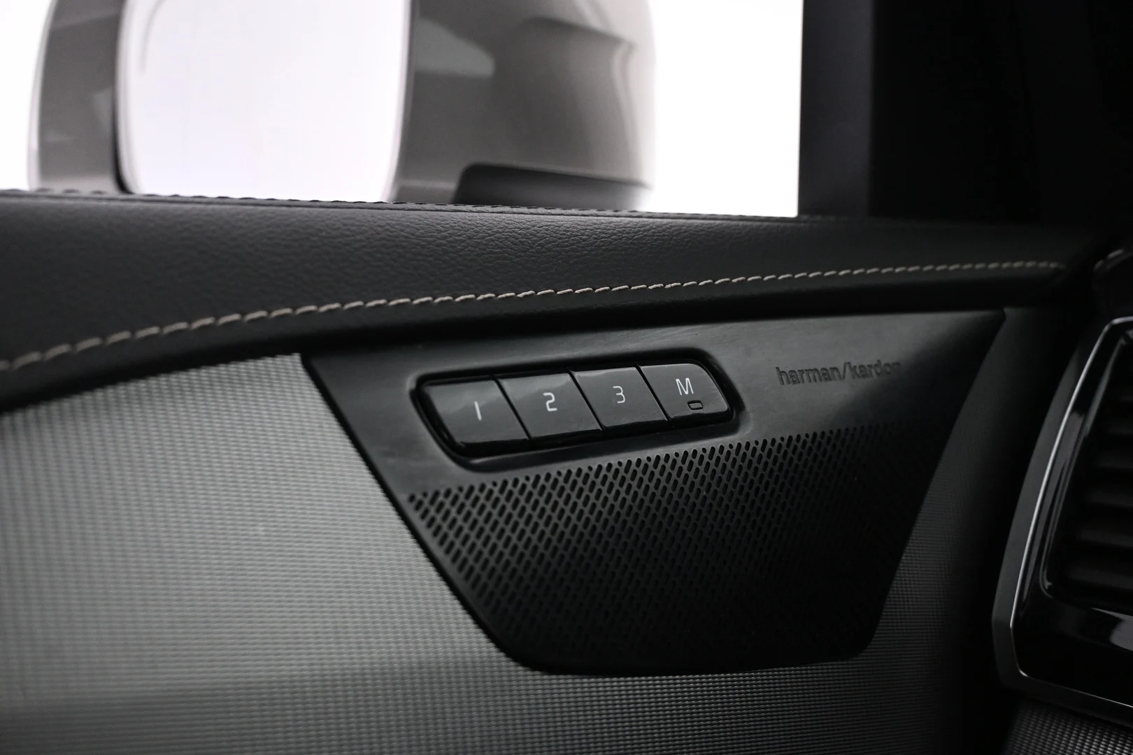 Car Image - MrbybAYN1C3dNCPtg45Rp
